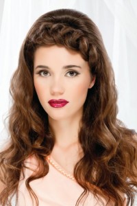 capelli-lunghi-con-treccia-a-corona